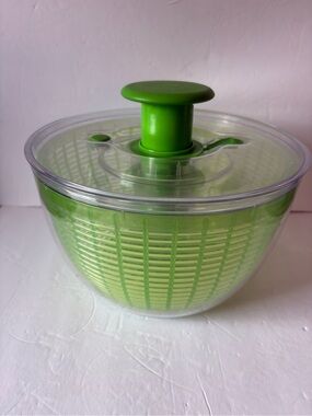 OXO Salad Spinner Clear Green